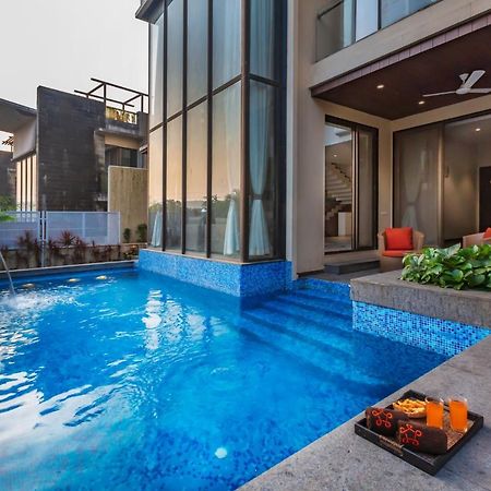 Saffronstays Aspen, Lonavala - Luxury Pool Villa With Games And Tv Room Near Bhushi Dam المظهر الخارجي الصورة