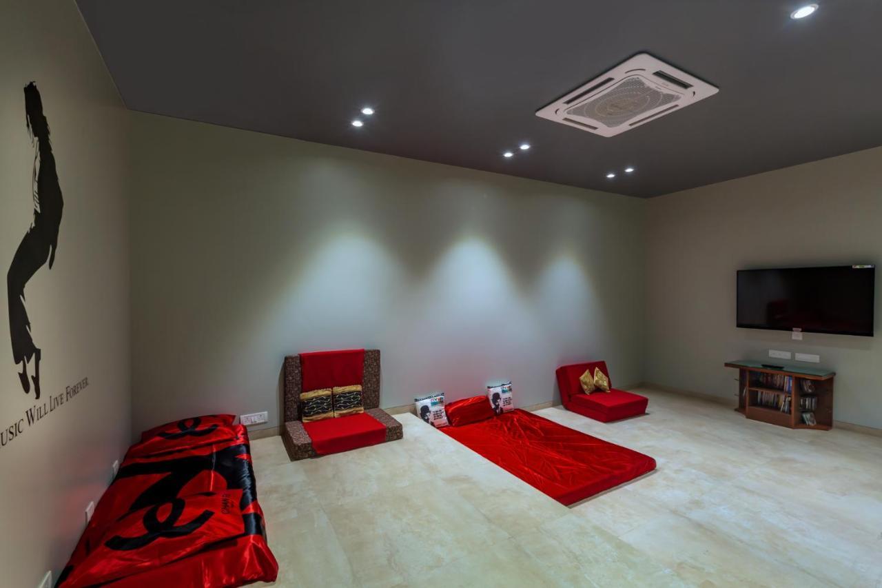 Saffronstays Aspen, Lonavala - Luxury Pool Villa With Games And Tv Room Near Bhushi Dam المظهر الخارجي الصورة