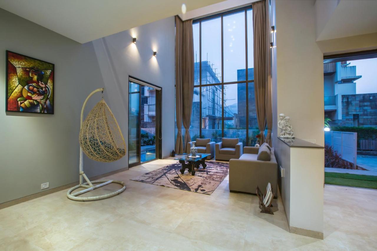 Saffronstays Aspen, Lonavala - Luxury Pool Villa With Games And Tv Room Near Bhushi Dam المظهر الخارجي الصورة